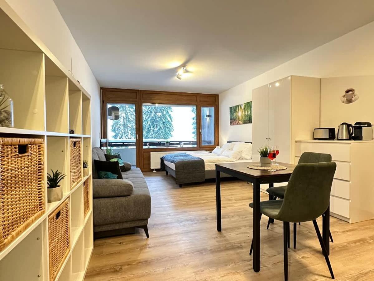 Auszeit Apartment: Black Forest Retreat With Sunny Balcony * Schoenwald im Schwarzwald